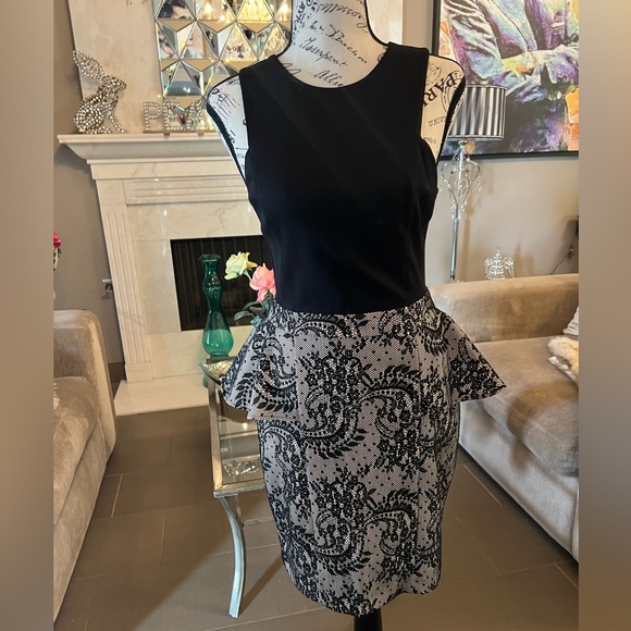 🆕 BeBe Dress - Picture 7 of 15